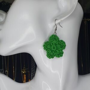 Green crochet flower earrings with stainless steel hook and jump rings